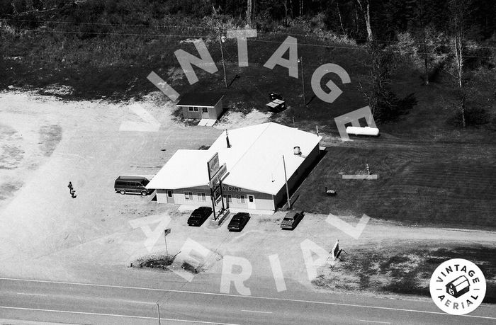 Tyelenes Restaurant and Cabins - 1993 Aerial
